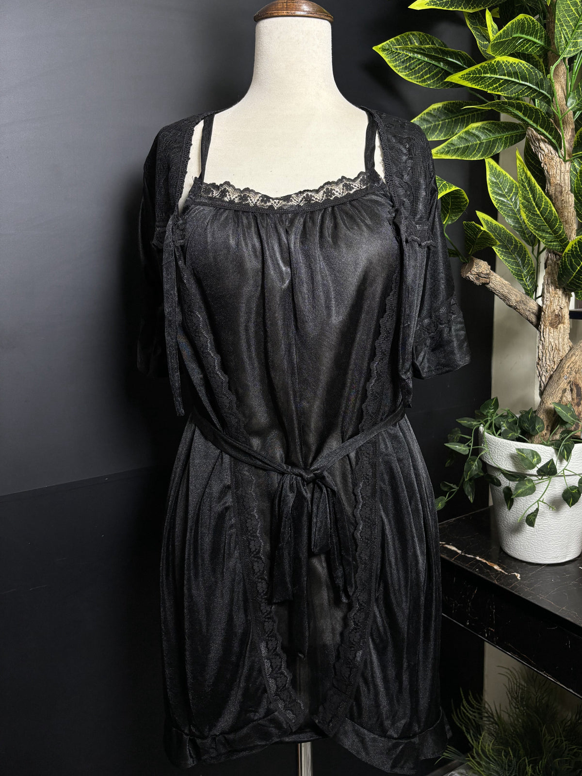 Classic Noir Lace & Satin Robe Set | 2-Piece Short Lingerie